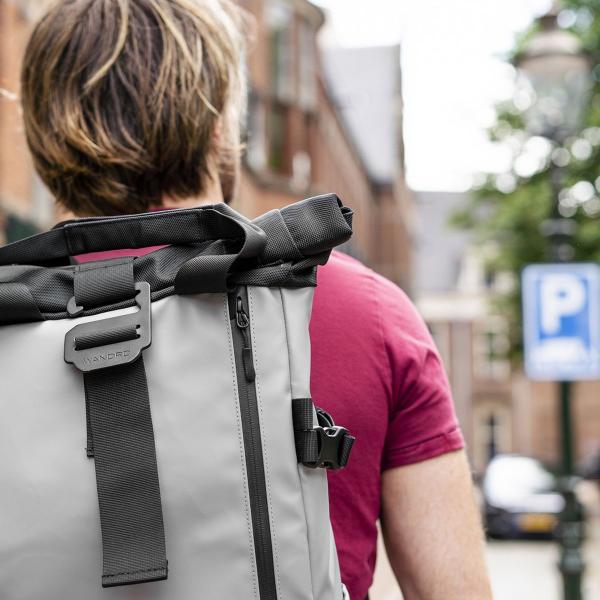 The PRVKE 41-LITER Disnet Grey